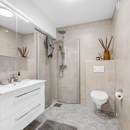 Leilighet With Sea View