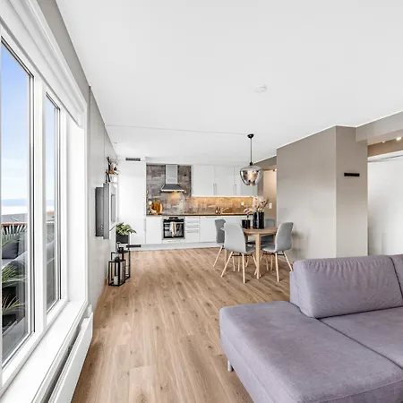 With Sea View Leilighet *